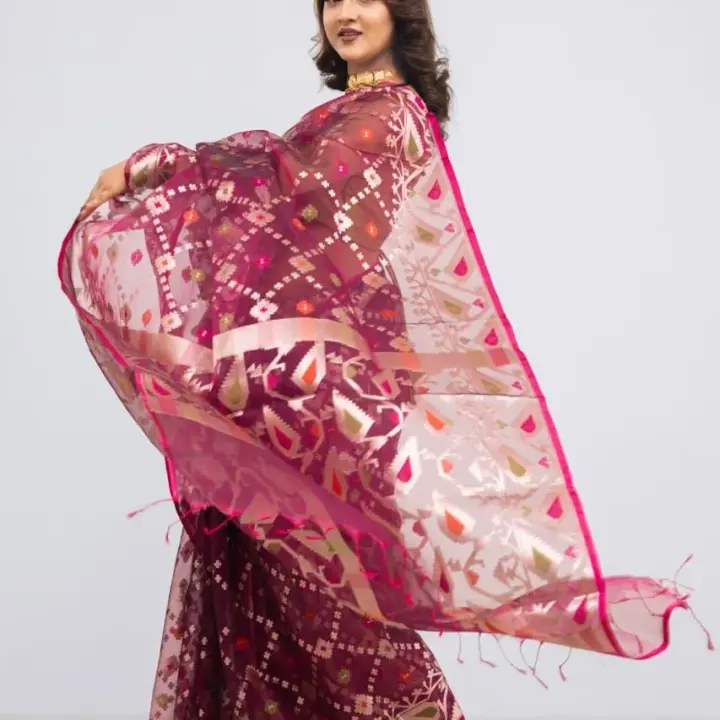 Oitri Saree